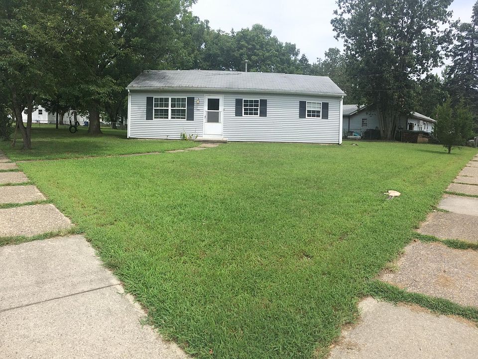 1st image of 550 Berkeley Dr