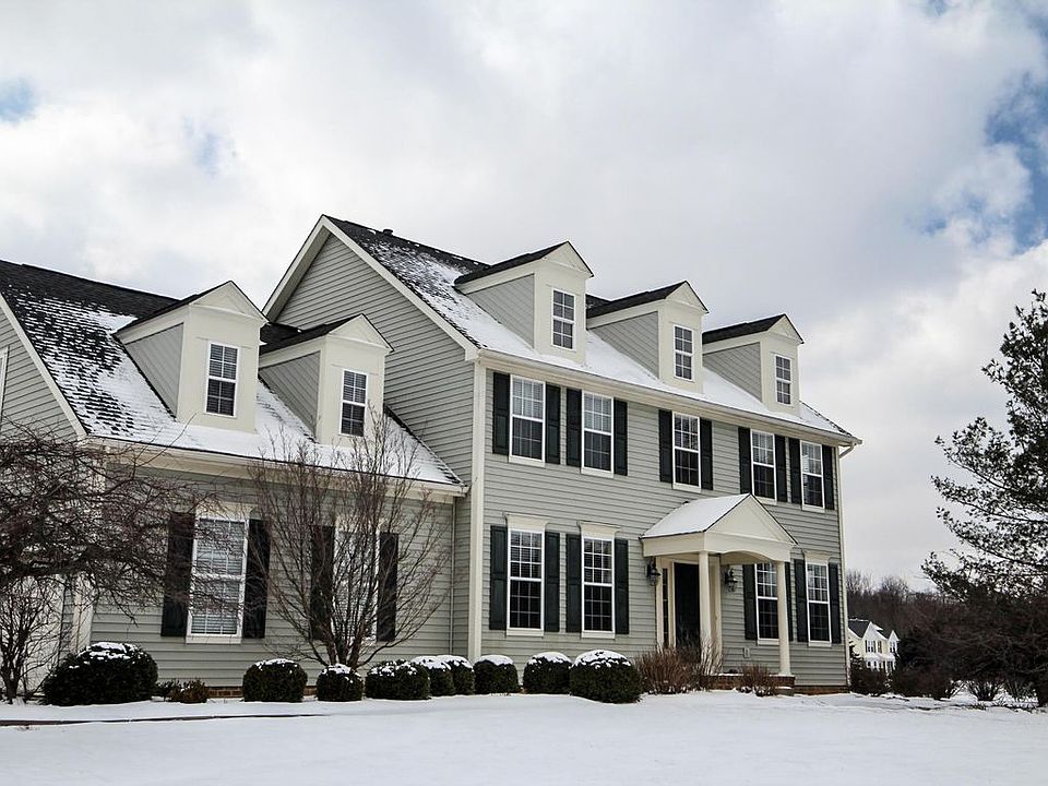 1st image of 111 Fairfax Ct