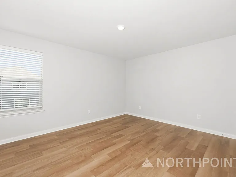 132 Bush Dr — Photo 10