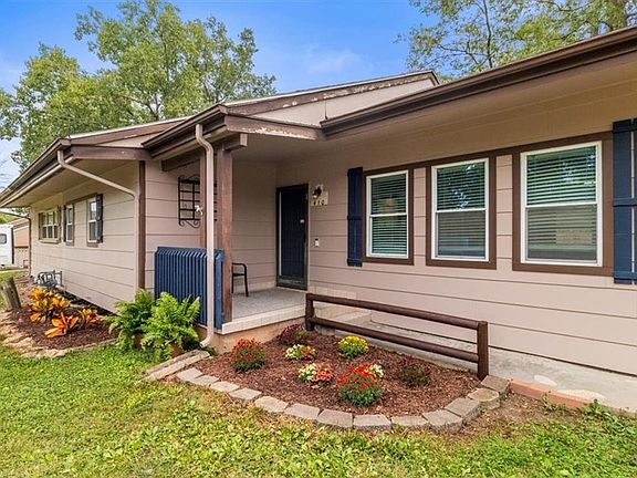 3rd image of 410 Corral Dr