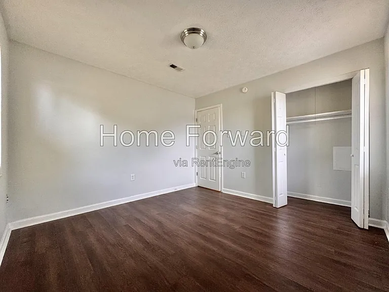 122 Estonia Dr — Photo 9