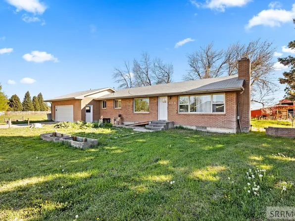 454 W Oak St, Shelley, ID 83274