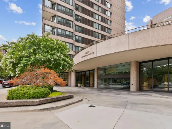 1300 Crystal Dr APT 1606S, Arlington, VA 22202