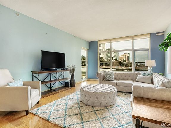 2nd image of 1515 Dock St Unit 305