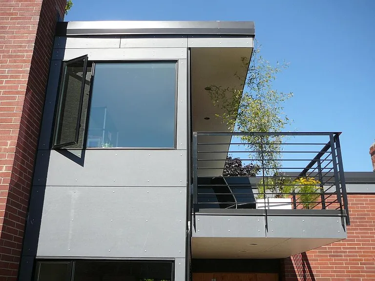 2404 Thorndyke Pl W #3 — Photo 8