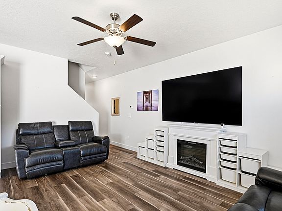 5th image of 1457 W Topaz Dr Unit B
