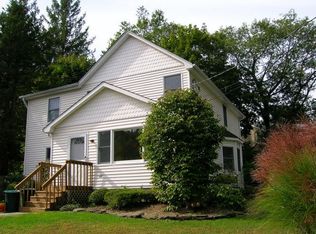 28 Hillwood Dr, Huntington Station, NY 11746