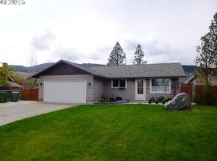 302 Aries Ln, La Grande, OR 97850
