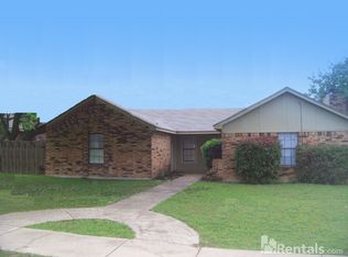 1436 Brook Meadow Cir, Lancaster, TX 75134