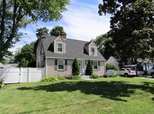 15 Venture Dr, Springfield, MA 01119