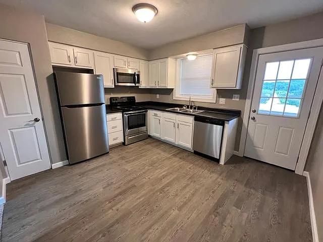 140 Garfield Rd #3 — Photo 6