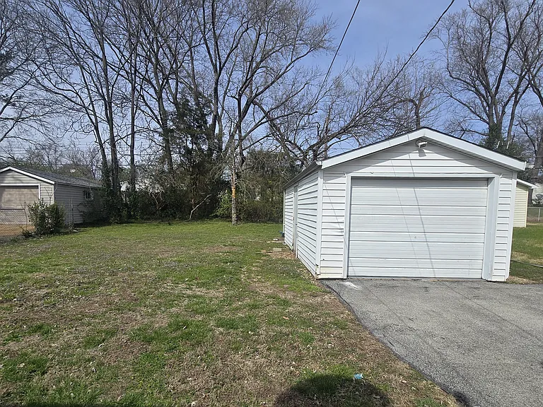 9113 Kathlyn Dr — Photo 15