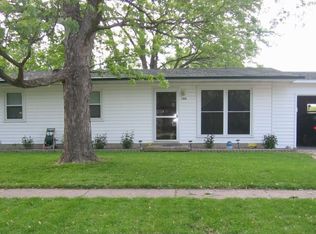 1306 Comanche Dr, Champaign, IL 61820