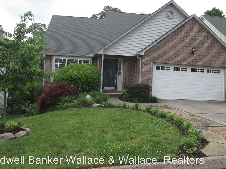 1st image of 722 Settlers Pond Way