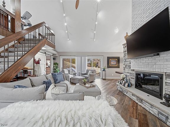 4th image of 6132 Cedar Ln NW