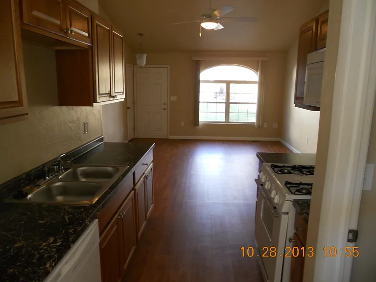 301 S Maple Ave — Photo 3