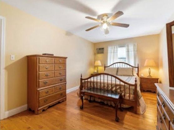 3rd image of 349 Bay 8 St #2B