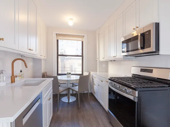 179 East 79th Street image 2 of 12