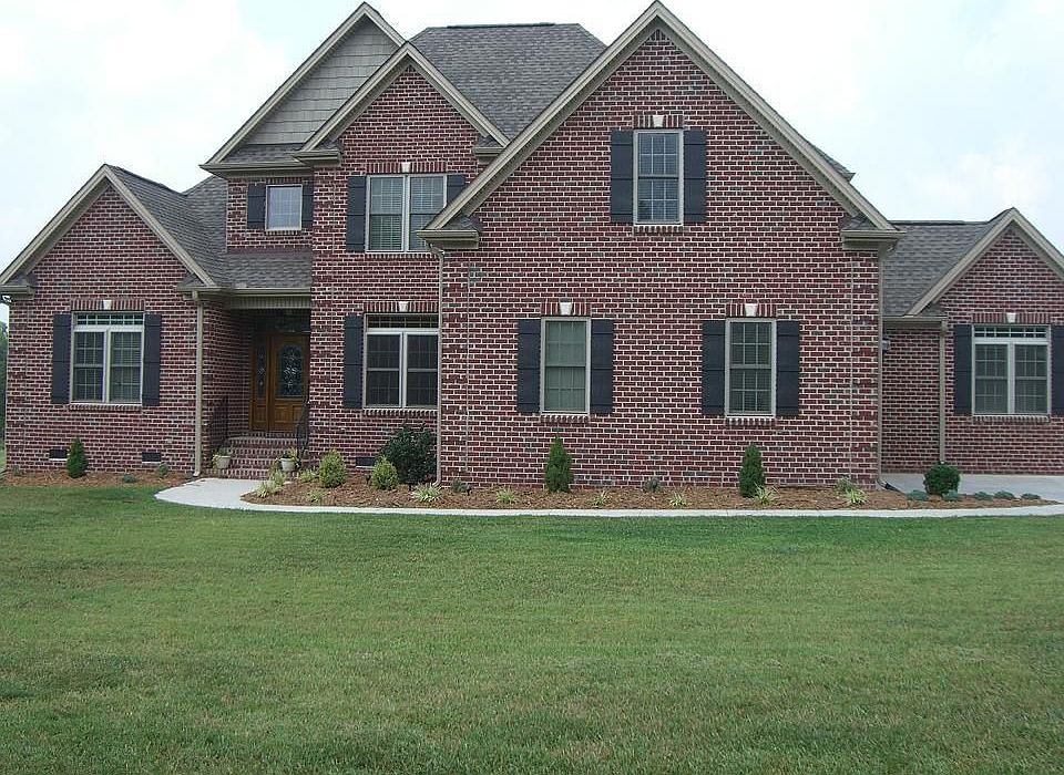 ALL BRICK, CUSTOM BUILT HOME!