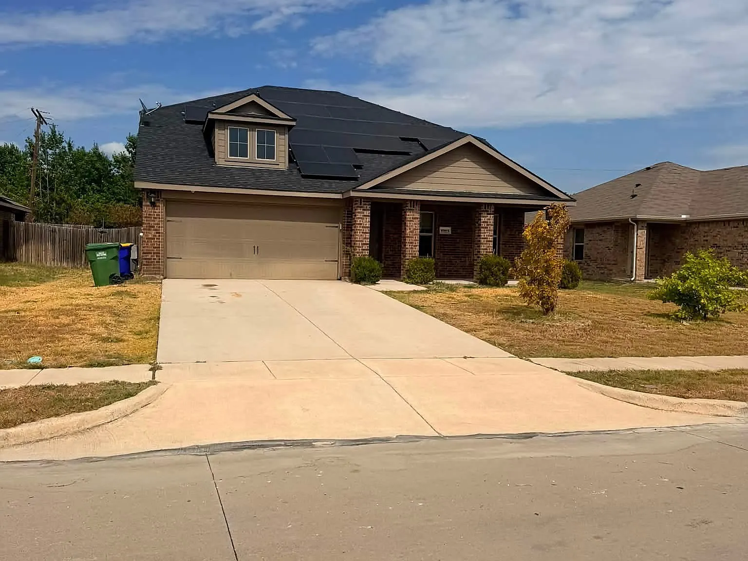 4 bed, 2.5 bath, 2149 sqft, $2,400 — Photo 1