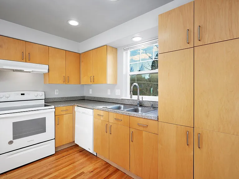 13515 SE Holgate Blvd — Photo 11