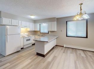 1106 1st St NE APT 2, Mandan, ND 58554