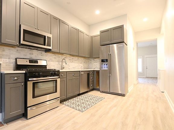 5th image of 915 S Bell Ave #1