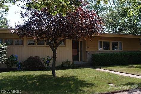 4th image of 710 Anderson St