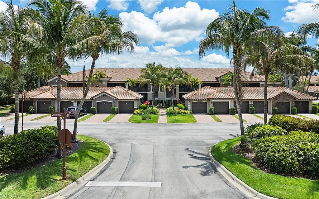 9844 Venezia Cir — Photo 3