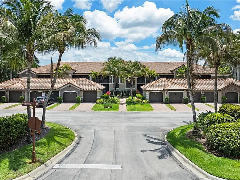 9844 Venezia Cir #711 — Photo 3