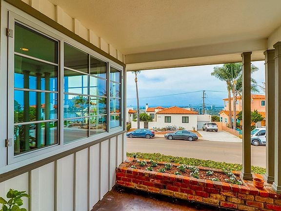 5th image of 2689 Poinsettia Dr