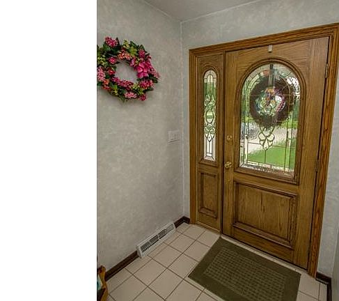 3rd image of 955 Pepperwood Dr