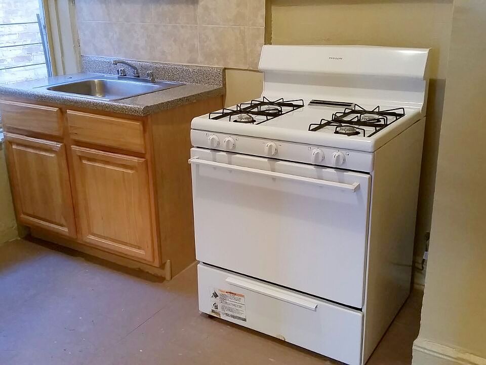 2nd image of 375 E 209th St APT 3C