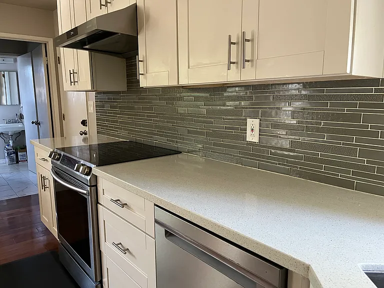 1371 Johnson Ave — Photo 4