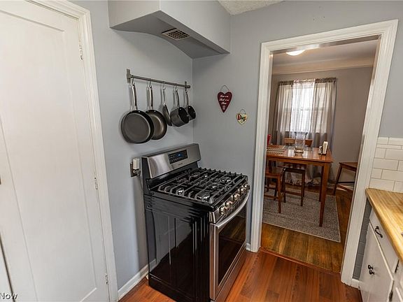 4th image of 4914 Albertly Ave