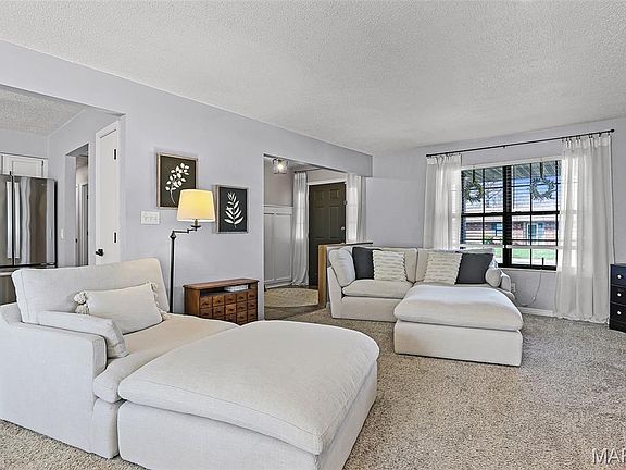 4th image of 252 Mimosa Ave