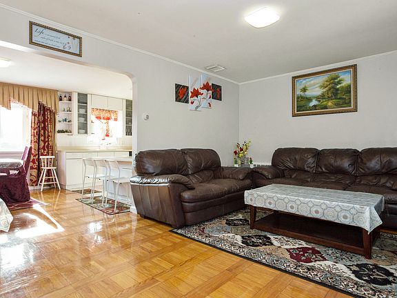 4th image of 60 Birchwood Dr W