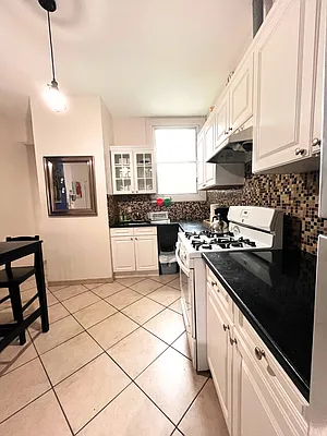 Rented by Keller Williams NYC | media 23