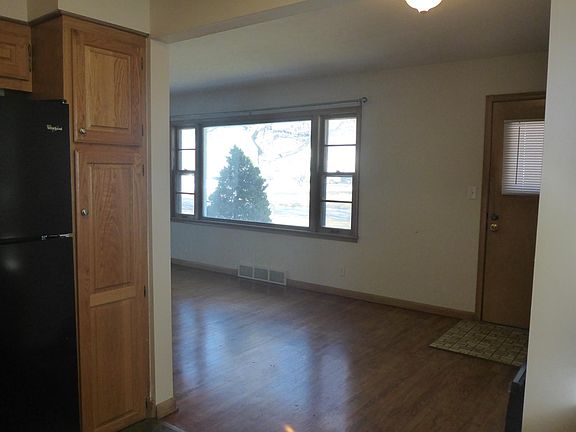 5th image of 4954 S 136th St