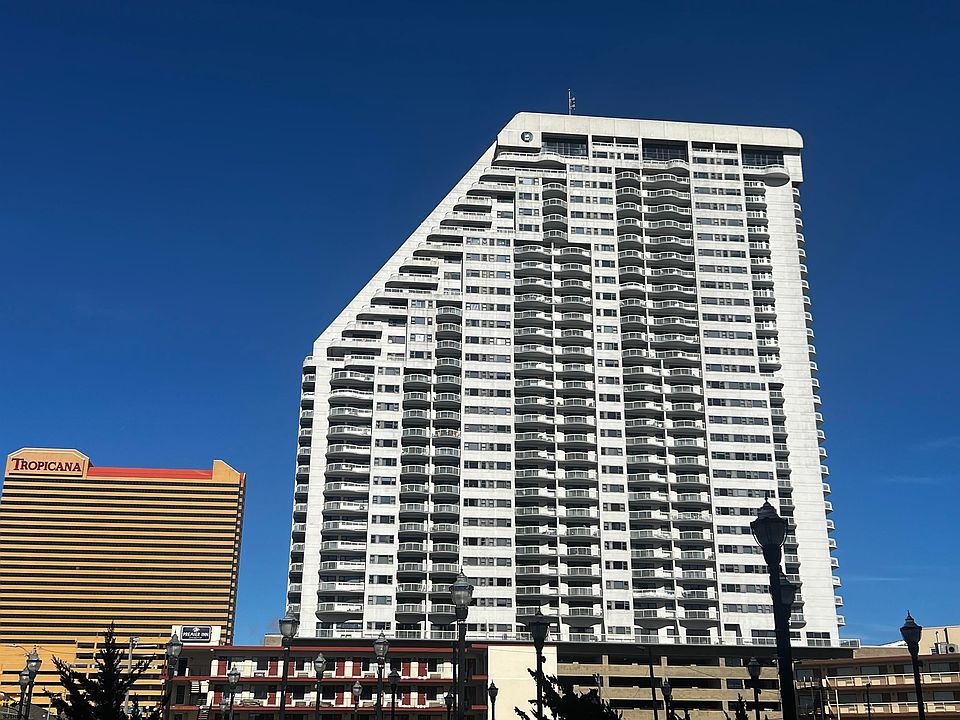 1st image of 3101 Boardwalk #1211-1