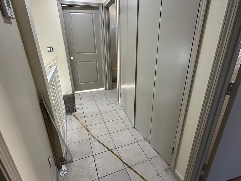 2210 S Hobart Blvd #5 — Photo 8
