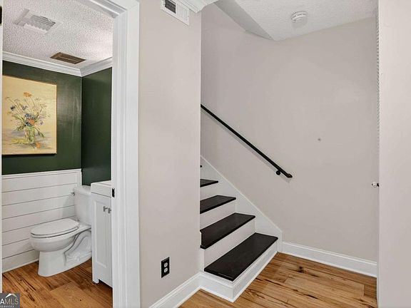 4th image of 5 Spinning House Pl NW