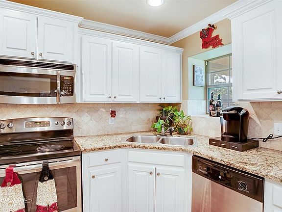 2nd image of 231 Southern Creek Cir