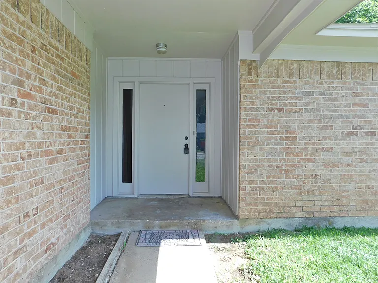 1401 Noble St — Photo 5