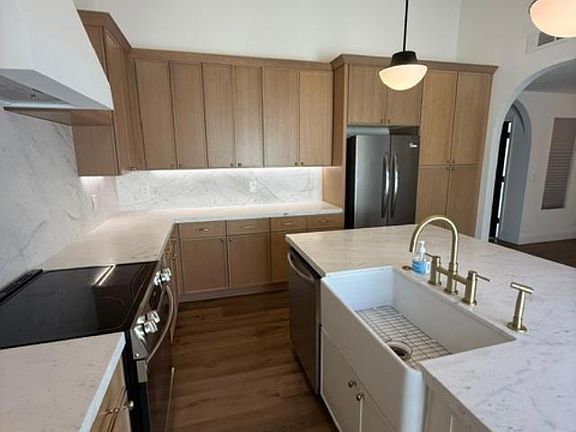 3rd image of 54100 Avenida Obregon