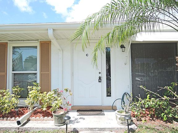 4th image of 117 Lakes End Drive #C