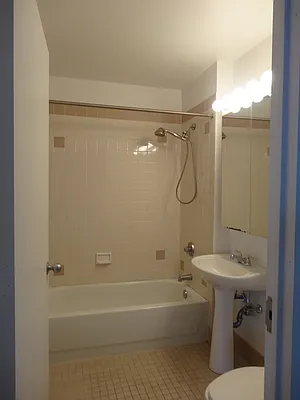 Sold by Nest Seekers International | media 39