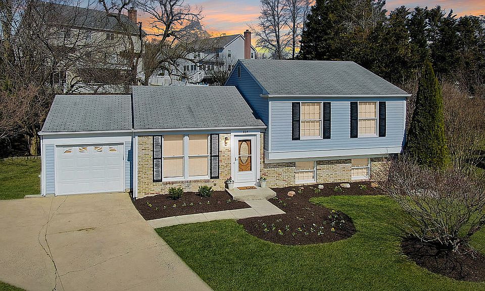 1st image of 804 Bear Creek Ct