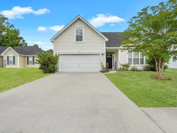 8023 Hyannis Ct, North Charleston, SC 29420