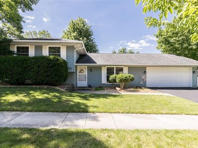 1517 Brookdale Ln NE, Cedar Rapids, IA, 52402